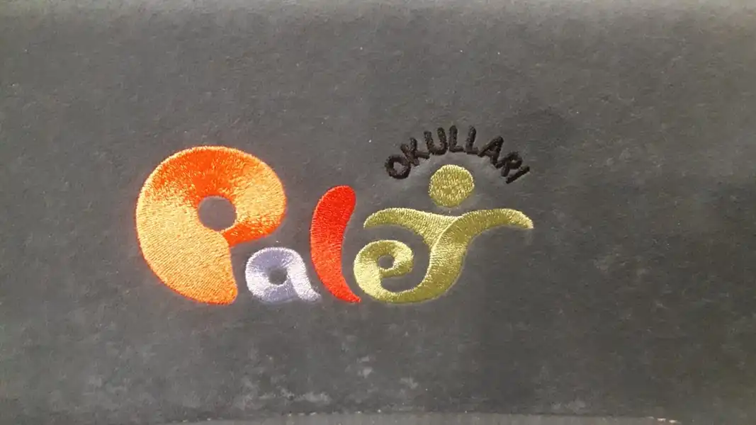 referanspeletokullarivipkonferanskoltuklari005 | aldekon stadyum koltukları